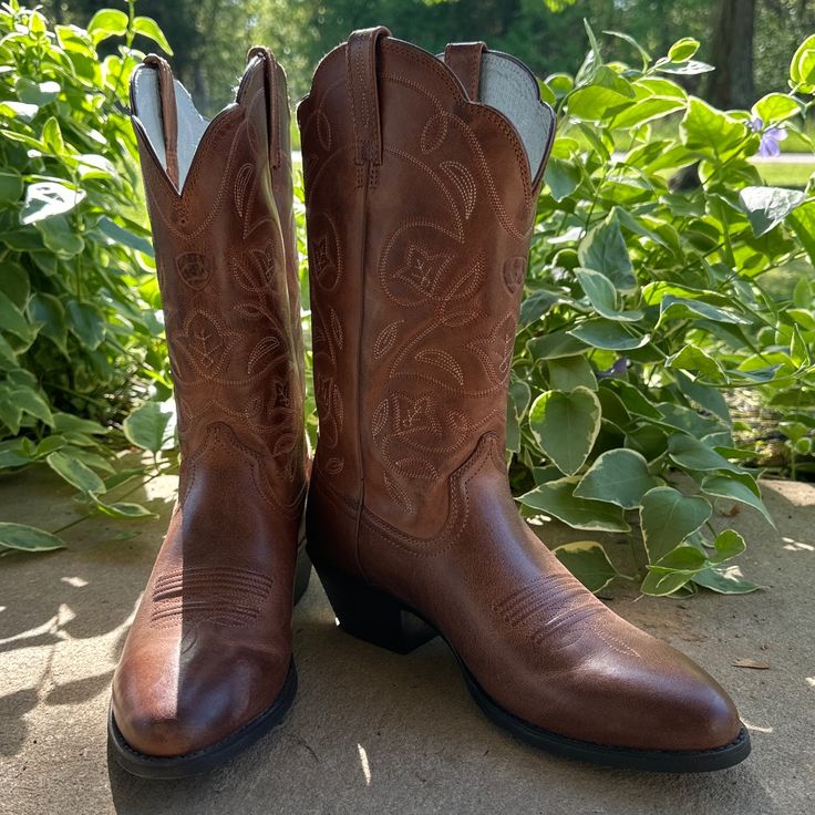 New! Never Worn! Brown Leather Ariat Boots. Size 9 Wide Calf Moto Boots With Round Toe For Ranch, Leather Mid-calf Heeled Boots For Western-themed Events, Rodeo Mid-calf Boots With Reinforced Heel And Round Toe, Classic Heeled Boots For Western-themed Events, Wide Calf Round Toe Boots For Ranch, Wide Calf Round Toe Boots For Western Events, Wide Calf Boots With Round Toe For Western-themed Events, Leather Round Toe Mid-calf Boots For Ranch, Leather Mid-calf Boots With Round Toe For Ranch