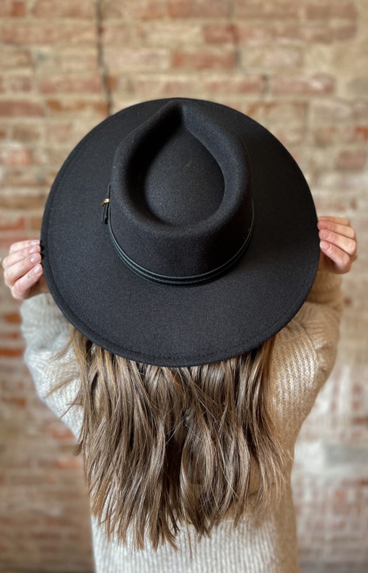 This beautiful felt hat is the perfect accessory for your favorite looks! Featuring a classy black color in a soft felt material. We love the double leather band detail, it's easy to pair with dresses and skirts for a fantastic look at dressy occasions! 90% Polyester. 10% PU Adjustable Black Wide Brim Felt Hat For Winter, Elegant Black Hat Bands For Winter, Black Fedora Felt Hat For Formal Occasions, Chic Brimmed Felt Hat For Fall, Black Formal Fedora Felt Hat, Chic Formal Winter Felt Hat, Black Fedora Felt Hat For Winter, Black Fitted Fedora Felt Hat, Fitted Black Fedora Felt Hat