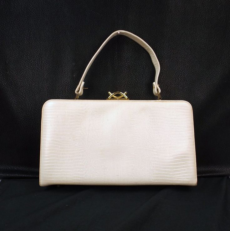 Faux Lizard Leather Handbag Vintage White Handheld Shoulder Bag, Formal Cream Handheld Shoulder Bag, Vintage Cream Bags For Vintage Events, Cream Rectangular Shoulder Bag For Formal Occasions, Formal Cream Rectangular Shoulder Bag, Vintage Cream Handheld Bag, Cream Rectangular Evening Bag For Formal Events, Cream Rectangular Evening Bag For Formal Occasions, Classic Cream Rectangular Evening Bag