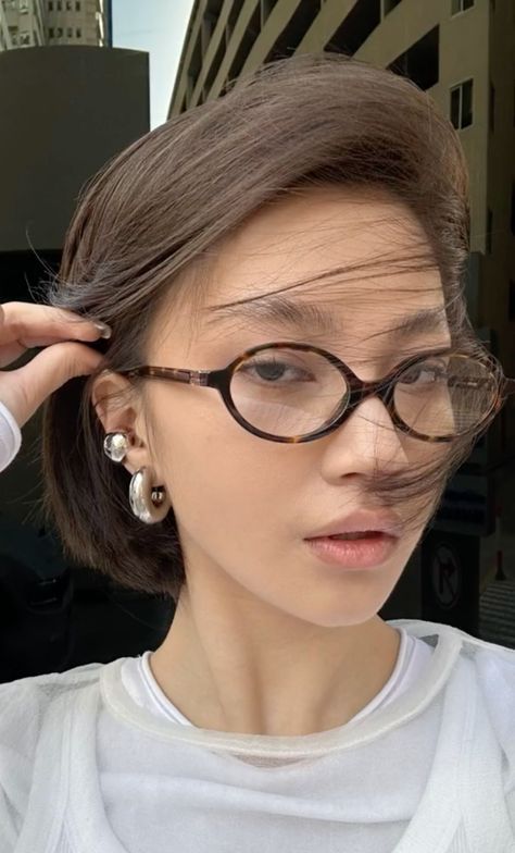 Miu Miu Oval Glasses, Miu Miu Regard Glasses, Miu Miu Glasses Aesthetic, Miu Miu Glasses Eyewear, Miu Miu Bayonetta Glasses, Miu Miu Eyeglasses, Mui Mui Glasses, Glasses Ideas For Women, Glasses Inspiration Aesthetic