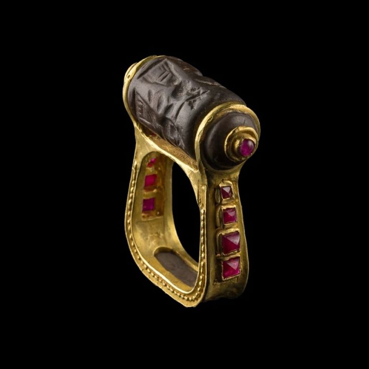 Ancient Jewels, Ancient Jewellery, Ancient Mesopotamia, Seal Ring, Historical Jewellery, Egyptian Jewelry, Ancient Jewelry, Mesopotamia, Ancient Artifacts