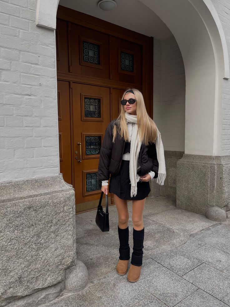 Ootd outfit idea cool girl fashion style gossip girl emu ugg skirt blonde outfit inspiration inspo band Emu Outfit, Cool Girl Fashion, Girl Fashion Style, Emu, Ootd Outfit, Outfit Idea, Gossip Girl, Skirt Outfits, Cool Girl