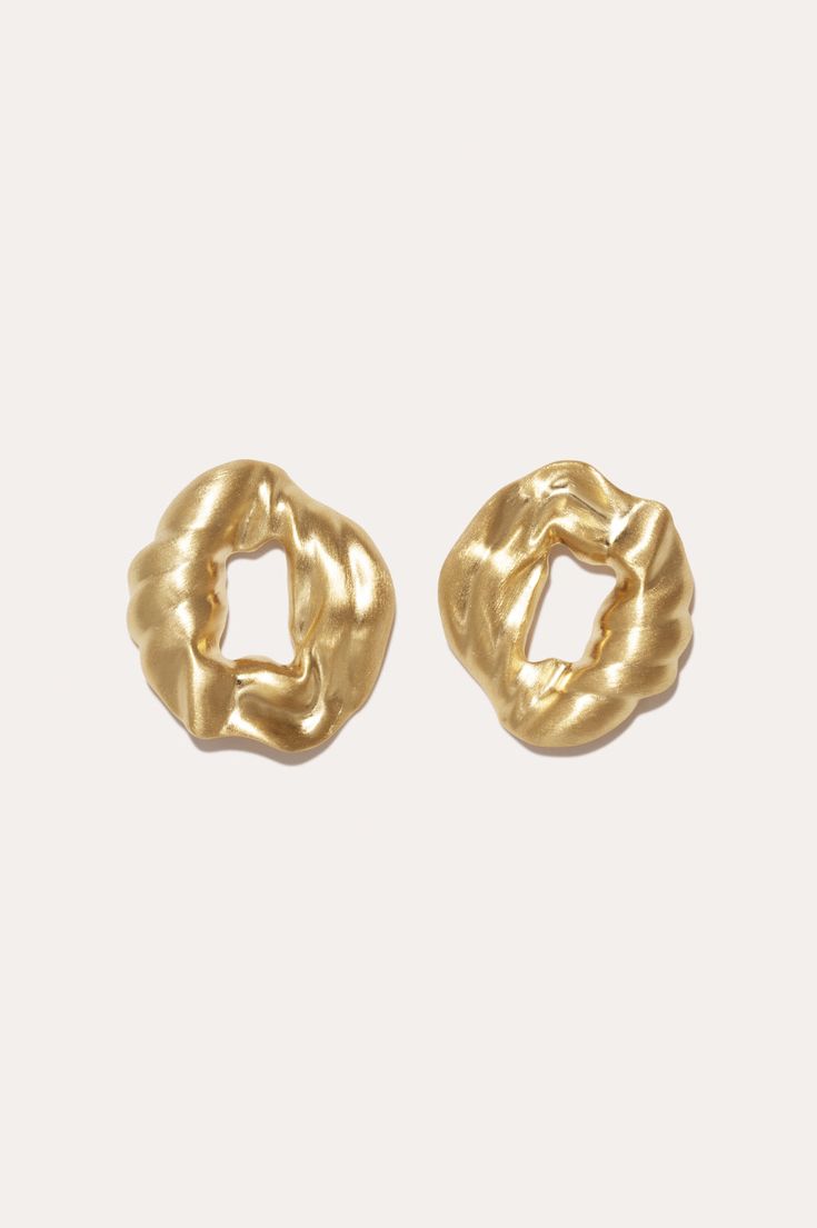 Satin gold vermeil twisted around each other to form this bold and sculptural earring piece. Allsaints Jewelry, Gold Chunky Earrings, Sculptural Earrings, Recycled Glasses, Destination Unknown, Sculptural Jewelry, Gold Vermeil Jewelry, Bold Accessories, The Suburbs