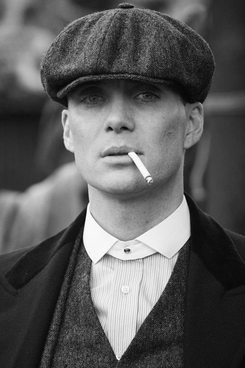 Tattoo Mafia, Peaky Blinders Poster, Peaky Blinders Characters, Cartoons Movies, Peaky Blinders Wallpaper, Peaky Blinders Tommy Shelby, Cillian Murphy Peaky Blinders, Fotografi Iphone, Drawing People Faces