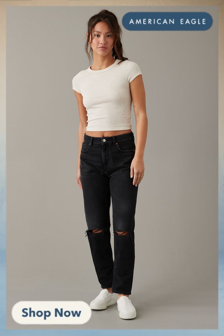 Black Mom Jeans Outfit, Black American Eagle Jeans, American Eagle Black Jeans, American Eagle Mom Jeans, Mom Jeans Outfit, Black Mom Jeans, Black Jeans Outfit, Comfy Jeans, Black Ripped Jeans