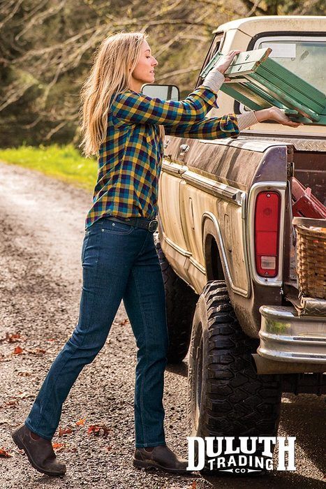 Have you noticed that jeans with built-in stretch have the unfortunate tendency to sag out of shape? After only a few hours of wear, the derriere droops and the knees bag most unbecomingly. But not Duluth Trading Daily Denim! Duluth Womens Outfits, Yard Work Outfit, Rustic Outfits For Women, Outdoor Work Outfit, Farm Work Outfit, Women In Construction Outfits, Farmgirl Outfits, Field Work, Athleisure Men