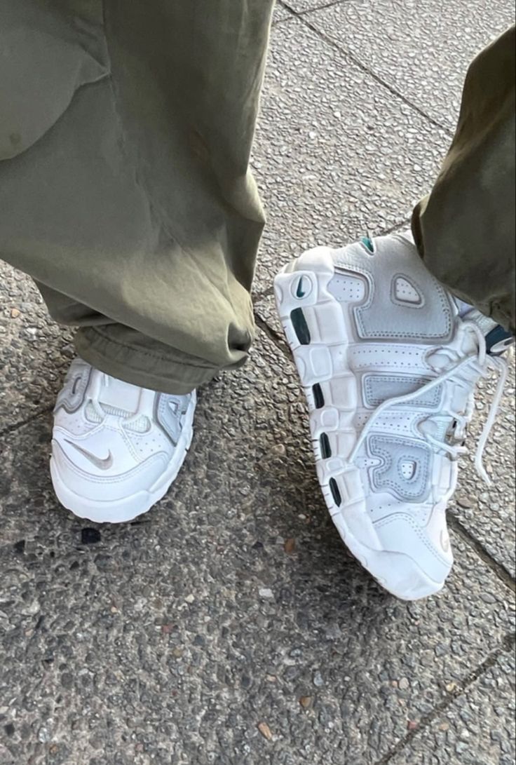 Nike Air Uptempo, Pretty Shoes Sneakers, Winter 22, Shoes Outfit Fashion, Shoe Wishlist, Fresh Shoes, Hype Shoes, Shoe Inspo, Aesthetic Shoes