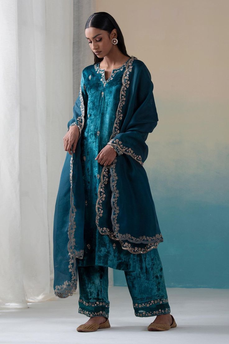 Shop for Weaver Story Blue Velvet Kurta Palazzo Set for Women Online at Aza Fashions Velvet Kurta Set, Punjabi Suits Online Shopping, Velvet Kurta, Kurta Palazzo Set, Zardozi Work, Suits Online Shopping, Palazzo Set, Boutique Dress Designs, Organza Dupatta