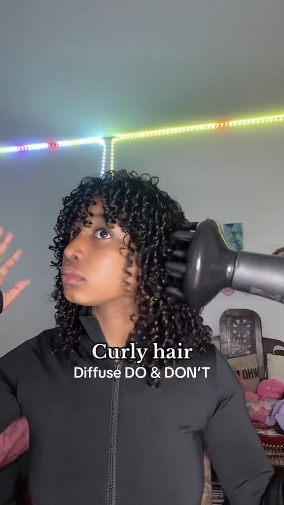 DIFFUSING CURLY HAIR 💋🌠 Check more at https://howcandothis.com/womenstyle/diffusing-curly-hair-%f0%9f%92%8b%f0%9f%8c%a0/ Diffusing Curly Hair, Curly Hair Diffuser, Curly Hair Advice, Damaged Curly Hair, Curly Hair Beauty, Curly Hair Care Routine, Mixed Curly Hair, Curly Hair Videos, Curly Hair Tutorial