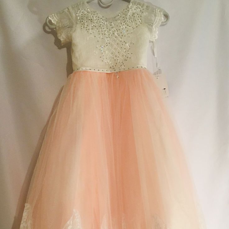 Peach Flower Girl Dress/ New/ 4-5 Years Pink Sleeveless Tutu Dress For First Communion, Pink Lace Bodice Dress For First Communion, Peach Spring Wedding Dress, Spring Princess Dress For First Communion, White Spring Princess Dress For Bridesmaid, Spring Princess Dress With Lace Bodice, Spring Princess Dress With Lace Bodice Fitted, Spring Pink Dresses With Lace Bodice, Pink First Communion Dress For Spring Party