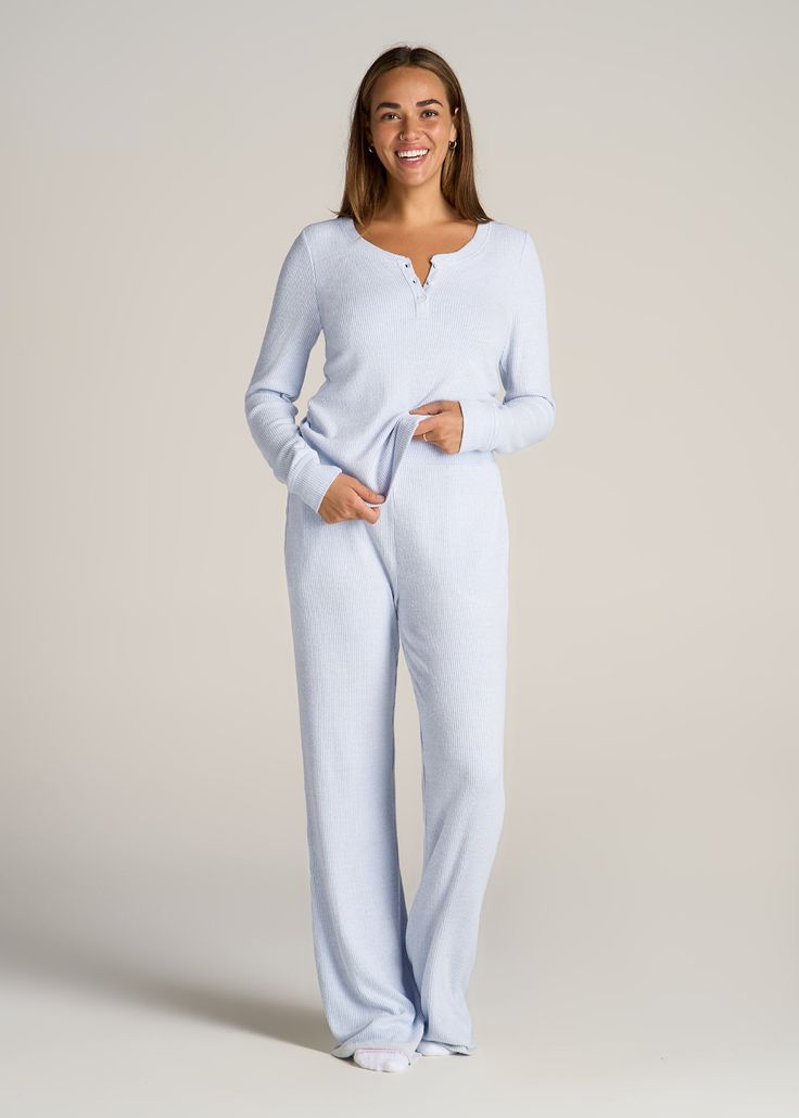 About Our Ribbed Flare Extra-Long Lounge Pants Say hello to the loungewear, made just for you. Our Ribbed Flare Extra-Long Lounge Pants are the cozy pair you’ll want to wear everywhere. Made with a soft ribbed knit, the casual pants are perfect for weekends away or peaceful staycations. We designed these women’s tall lounge pants just for ladies from 5’9 to 6’6, so you can trust us when we say they’re full length. We’ve also ensured the tri-blend fabric has been pre-washed and shrinkage controll Pregnant Christmas Outfit, Pants For Tall Women, Flare Lounge Pants, Long Lounge, Comfy Sleepwear, Ribbed Flares, Lounge Pants Womens, Henley Long Sleeve, Cute Pjs