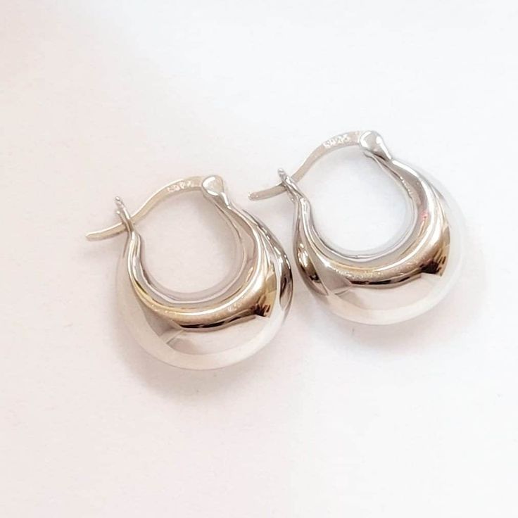 Chunky 925 sterling silver Hoop Earrings Silver Puffed Hoop Earrings 925 Sterling Silver * Minimalist classic Earrings Sterling Silver * Perfect Gift for Her Elegant Hoop Earrings With Sterling Silver Clasp For Everyday, Silver Sterling Huggie Earrings With Shiny Finish, Elegant Sterling Silver Clasp Hoop Earrings For Everyday, Classic Silver Huggie Hoop Earrings, Silver Huggie Earrings For Gift With Shiny Finish, Silver Minimalist Hoop Earrings With Polished Finish, Minimalist Silver Hoop Earrings With Polished Finish, Elegant Sterling Silver Rounded Earrings, Elegant Rounded Sterling Silver Earrings