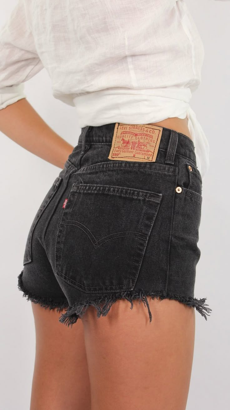 Vintage 90s Black Levis High Waist Cut off Denim Shorts 11 Sizes 23 24 25 26 27 28 29 30 31 32 33 - Etsy Denim Shorts Outfit, 90s Shorts, Vintage Denim Shorts, Black Levis, Jeans Levis, Cute Everyday Outfits, Cute Shorts, Looks Style, Preppy Outfits