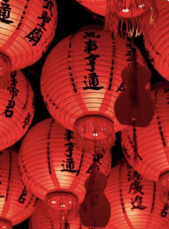 Lantern Aesthetic, Lantern Wallpaper, Japanese Lamp, Le Mini Macaron, Mini Macaron, Aesthetic Objects, Chinese Aesthetic, Japanese Lanterns, Travel Luxury