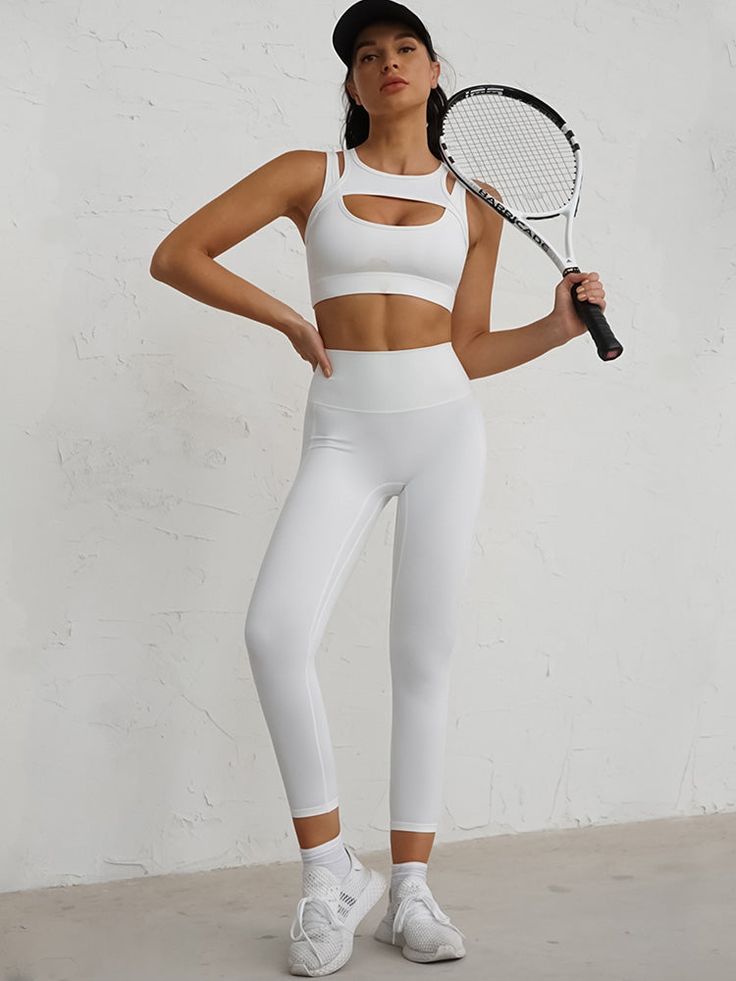 PRODUCT FEATURES: Fake Two Pieces. Cut out front Breathable.? quick-dry. moisture absorption. Wear-tested by our in-house team for the perfect fit. FABRICATION: 75% Nylon 25% Spandex Sweat-wicking technology that can remove moisture from your body BRA BODY LENGTH: S?- 32.5cm (12.8inch) M?- 33.5cm (13.2inch) L?- 34.5cm (13.6inch) Workwear Summer, Yoga Chic, Back Exercise, Body Bra, Body Skirt, Slip Shorts, Green Bras, Green Trousers, Red Bra