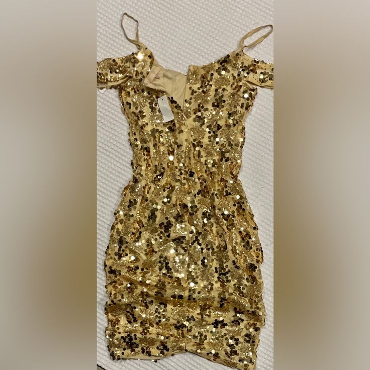 Sexy / Elegant Dress / Gold/ Party Dress Gold Sequin Dress For Summer Night Out, Glamorous Sequin Dress For Summer Party, Sleeveless Sequin Party Dress For Festive Occasions, Glamorous Summer Party Sequin Dress, Festive Sleeveless Sequin Party Dress, Festive Gold Cocktail Mini Dress, Gold Sequin Dress For Summer Club, Gold Sequin Dress For Summer Clubbing, Gold Sequin Summer Party Dress