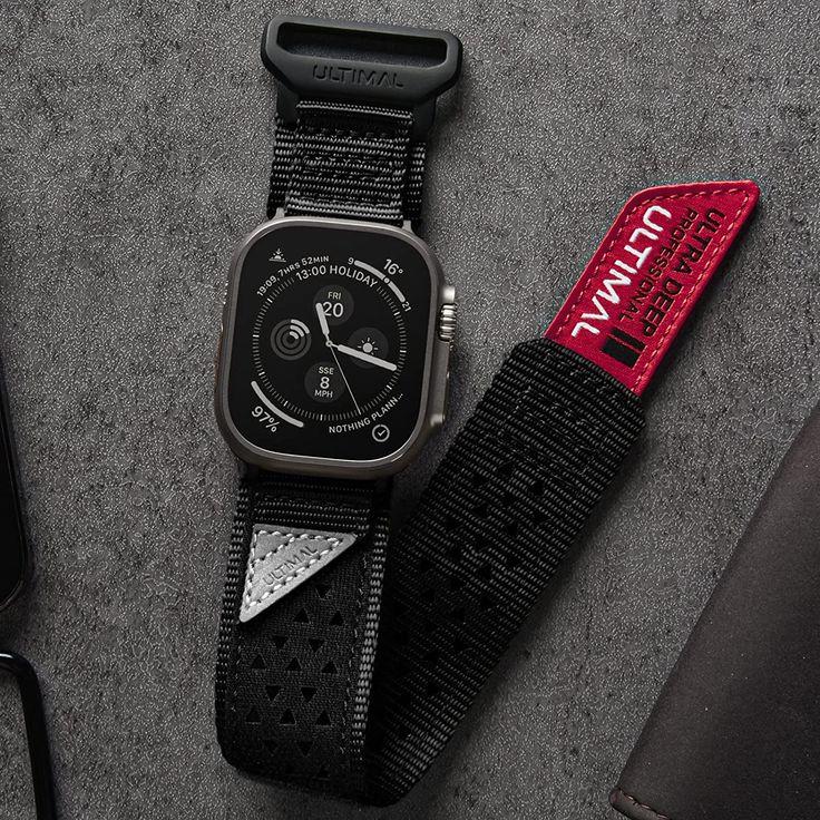 Apple Watch Bands Mens, Watch Strap Design, Stylish Watches Men, Trendy Watches, Fancy Watches, Red Watch, Outfits Hombre, Premium Watches, Loop Design