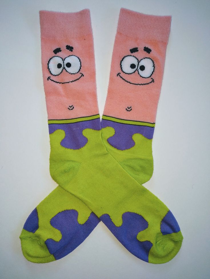 Patrick Star Crew Socks Fun Pink Socks For Stocking Stuffers, Spongebob Merchandise, Spongebob Clothes, Spongebob Cartoon, Bags Makeup, Star Costume, Patrick Star, Stay Happy, The 80's