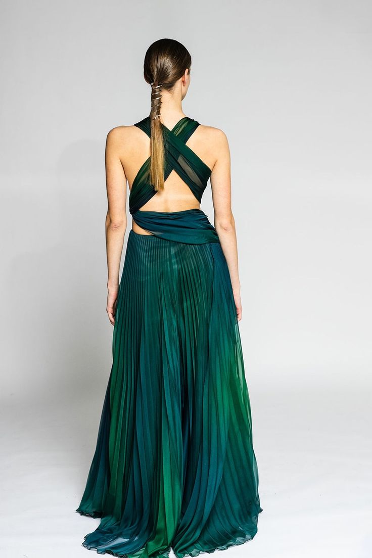 Description Dark Green A-line, Long dress Sleeveless Open neckline Chiffon Dry Clean Evening Dress Made in Spain Preubis Marchesa Couture, Isabel Sanchis, Yellow Wedding Dress, Pleated Chiffon Dress, Exclusive Gowns, Dress Name, Midi Dress Style, Fashion Design Dress, Pleated Chiffon