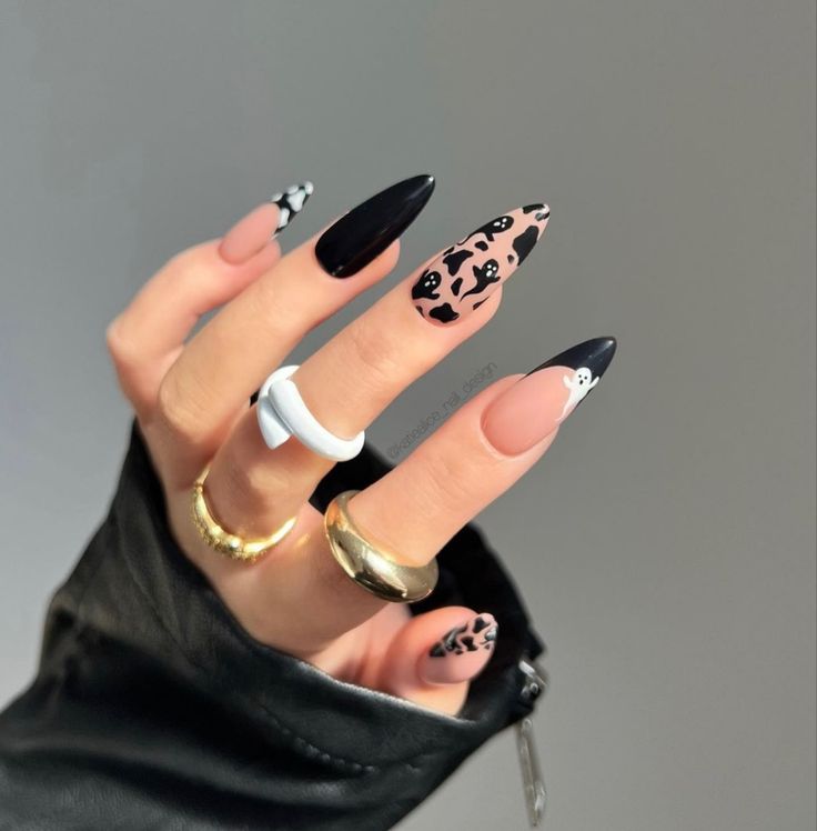 Black Nail Tips, Nail Tip Designs, Halloween Press On Nails, Nagel Tips, Easy Nails, Nail Swag, Halloween Nail Art, Nailed It, Nail Accessories