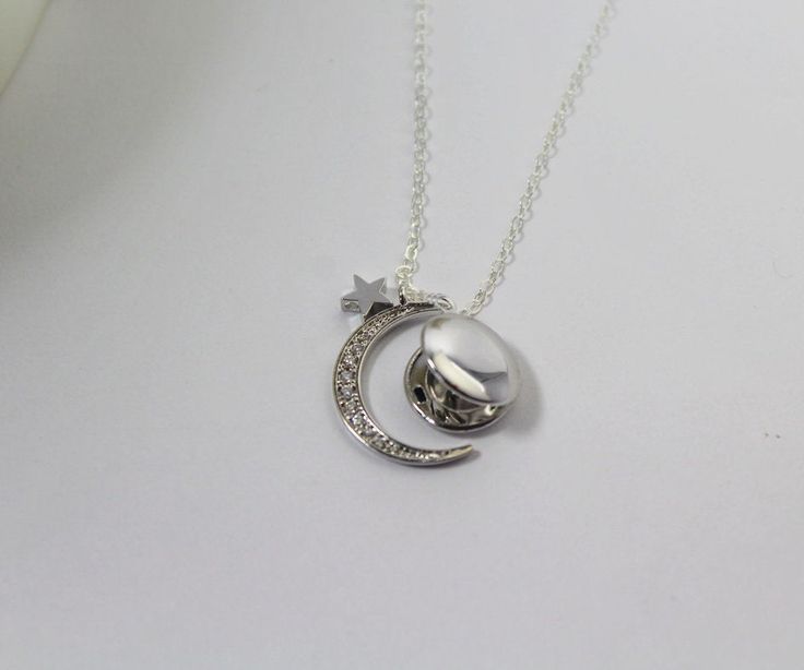 Birthday gift meaning : You don't get older, you get better. This fabulous locket with sparking CZ moon star necklace is so unique but at the same time looks absolutely simple and timeless. When folded it has a shape of circle sun shape that opens into a clover. This locket with moon star jewelry makes a perfect gift for a mom, grandmother and is an ideal gift for sweetheart photos. Lovely keepsake to keep or give as a gift. * 925 silver chain and clasp * Adorable Glossy Silver plated CZ moon , Moon Star Necklace, Initial Gifts, Pic Photo, Silver Locket, Sun Moon Stars, Healing Necklace, Celestial Jewelry, Photo Locket, Silver Lockets