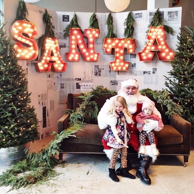 santa letters are a cute idea Santa Breakfast, Pictures With Santa, Ward Christmas Party, Photo Backdrop Christmas, Santa Mini, Christmas Photo Booth, Santa Photos, Santa Pictures, Kids Christmas Party