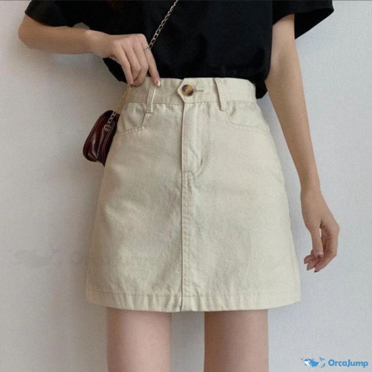 Orcajump - Sophisticated Red Denim Skirt with Modern Design - Mini Skirt for an Enhancing and Trendy Look Mini Skirt Outfit Casual, White Mini Skirt Outfit, Stylish Denim Skirt, Red Denim Skirt, Skirt Outfit Casual, Red Denim, White Mini Skirt, Miniskirt Outfits, Types Of Skirts