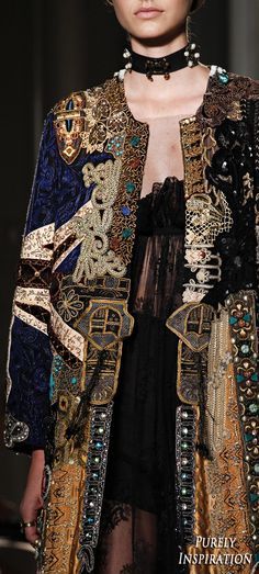 Avant Garde Fashion Runway, Couture Details Embellishments, Embroidery Haute Couture Details, Byzantine Clothing, Embroidery Haute Couture, Haute Couture Coat, Embroidery Runway, Valentino 2016, Byzantine Fashion