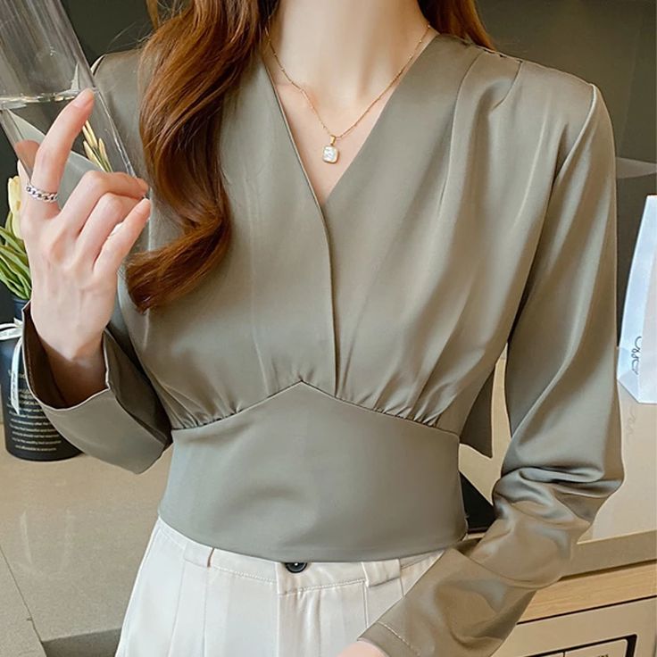 Solid Color V-neck Workwear Top, V-neck Solid Color Workwear Top, V-neck Workwear Top In Solid Color, V-neck Solid Color Top For Work, Elegant V-neck Top, Solid Color V-neck Office Tops, Formal V-neck Solid Color Tops, V-neck Tops For Office Wear In Fall, V-neck Office Tops For Fall