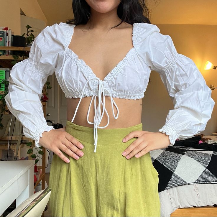 Size: X Small Style: Cropped, Puffy Sleeves Condition: Perfect, No Stains Or Damages, Never Worn Before Puffy Sleeves Crop Top, Puffy Sleeves Blouse, Cropped Blouse, Sleeves Blouse, Puffy Sleeves, Crop Blouse, White Crop Top, Dream Wardrobe, Sleeve Blouse