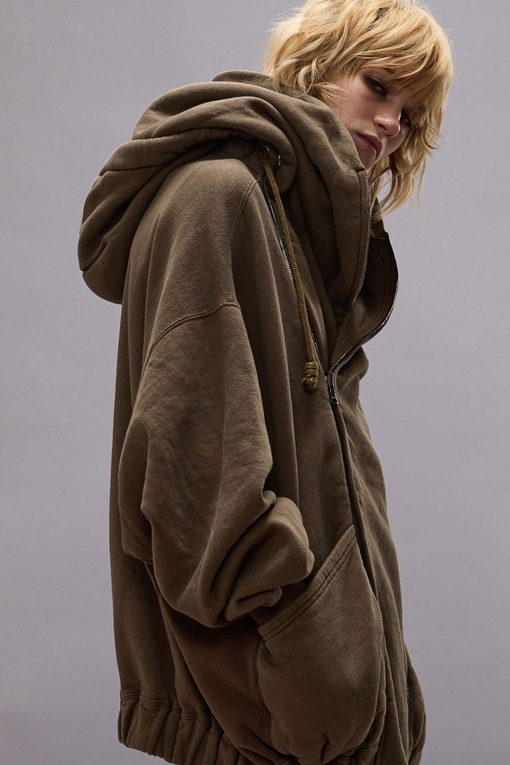 LILLIAN OVERSIZED SWEAT PARKA - OLIVE FLEECE - R13 R13 Denim, Chunky Cable Knit Sweater, 2025 Fashion, Velvet Suit, Harness Boots, High Waist Fashion, Flight Jacket, Fashion Fall, Winter 2024