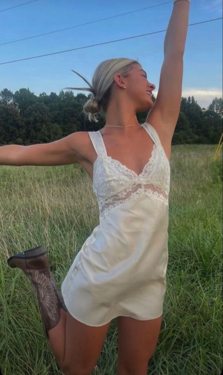 Country Fest, Stile Blair Waldorf, Adrette Outfits, Cowgirl Boots Outfit, Thanksgiving Outfit Ideas, Oval Face Haircuts, Fest Outfits, Looks Country, Downtown Outfits