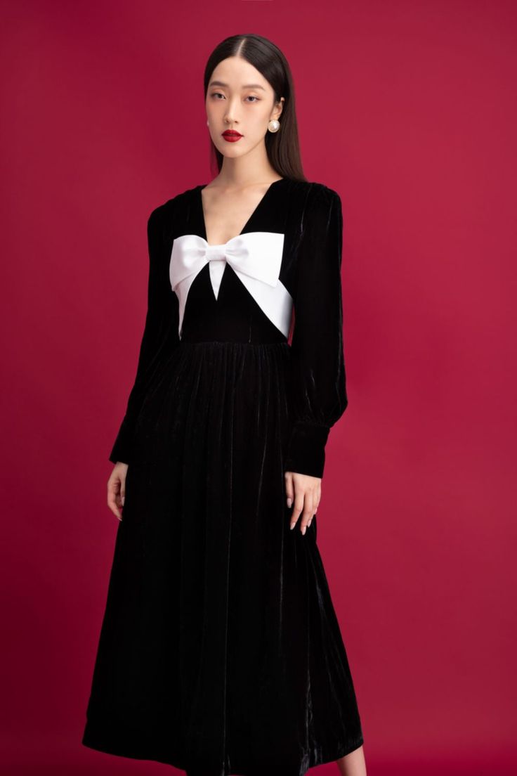 Elegant A-line Velvet Party Dress, Elegant Long Sleeve Velvet Dress, Chic Long Sleeve Velvet Dress For Formal Occasions, Chic Midi-length Velvet Dress, Velvet A-line Dress For Winter, Elegant Velvet Midi Dress, Elegant Velvet Midi Dress For Winter, Elegant Velvet Midi Dress For Fall, Elegant Long Sleeve Velvet Cocktail Dress