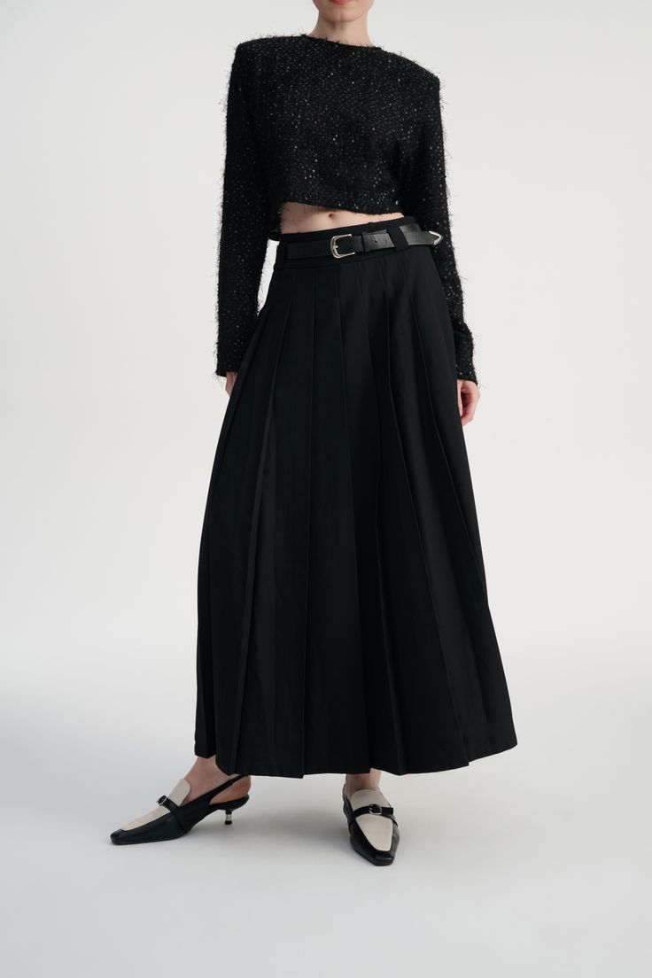 Pleated A-line maxi skirt A Line Cut, Visual Effects, The Eye, Side Zip, Maxi Skirt, Shopping Outfit, A Line, Sleek, Skirt