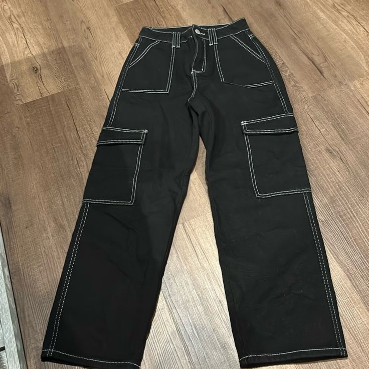 Brand New Never Worn Black Cargo Jeans From Shein Casual Wide Leg Bottoms With Contrast Stitching, Casual High Rise Bottoms With Contrast Stitching, Black High-waisted Utility Cargo Jeans, Casual High-rise Bottoms With Contrast Stitching, Casual High Waist Bottoms With Contrast Stitching, Trendy Baggy Pants With Contrast Stitching, Black Wide Leg Pants With Contrast Stitching, Urban High Waist Black Pants, Black Wide-leg Jeans With Contrast Stitching