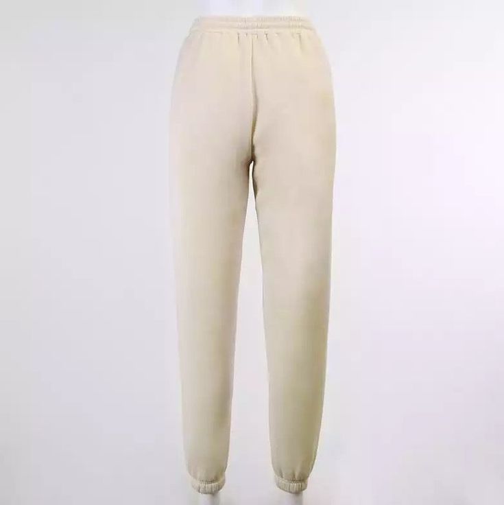 Comfortable and stylish sweatpants. Elastic waist. New sweatpants for women. Fashion joggers. Fashion sport. Streetwear. Trendy pants. Online fashion trends. Fashion jogger street style pants. Women’s sweatpants. Jogger Street Style, Style Pants Women, Street Style Pants, Joggers Fashion, Sport Streetwear, Sweatpants For Women, Trendy Pants, Fashion Joggers, Style Pants