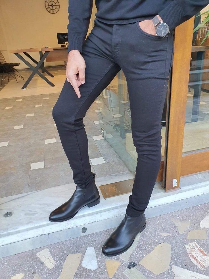 Collection : AUTUMN / WINTER - 21 - 22Production : Special slım fıt pantsPants : Slim Fit PantsPants color :black pants material: 80% COTON 20% VISCOSE Package included : special packageAvailable size: 29 -30 - 31 - 32 - 33 - 34 - 36 - 38 Modern Black Bottoms With Five Pockets, Black Straight Leg Pants With Five Pockets, Modern Black Jeans For Workwear, Classic Black Pants With Five Pockets, Slim Fall Workwear Bottoms, Slim Stretch Bottoms For Workwear, Modern Black Fall Bottoms, Slim Fit Business Casual Bottoms With Five Pockets, Business Casual Slim Fit Bottoms With Five Pockets