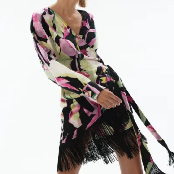 H&M Fringe-Trimmed Satin Wrap Dress Black/ Tropical Flowers Sz S, M, L Nwt Wrap Dress Black, Satin Wrap Dress, Dress H&m, Black Wrap Dress, H M Dresses, Hm Dress, Tropical Flowers, Pink Black, Dress Black