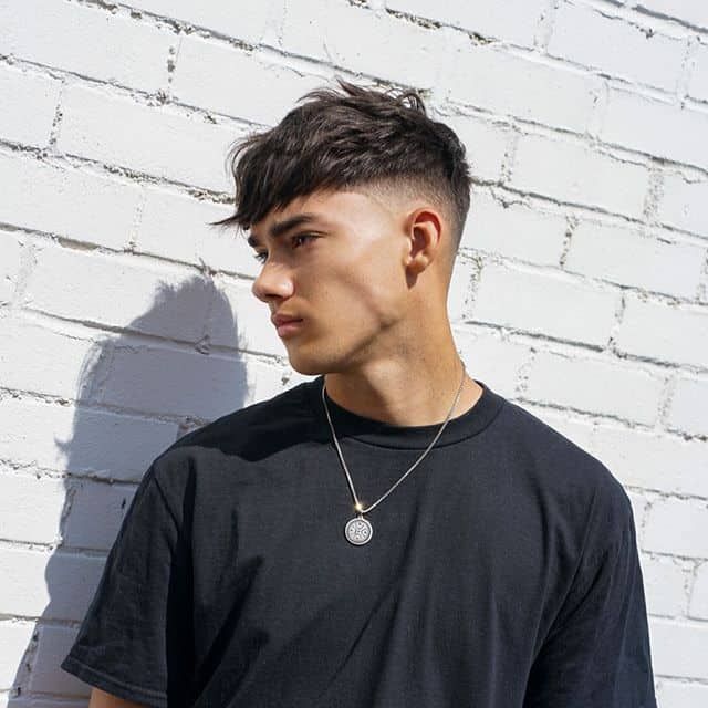 Medium Fade Haircut, Young Men Haircuts, Mid Fade Haircut, Edgars Haircut, Textured Haircut, Mens Hairstyles Thick Hair, Wavy Hair Men, Faded Hair, Men Haircut Styles