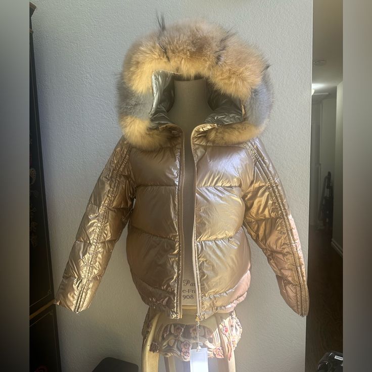 Reversible Silver Or Gold Fur Trimmed Hood Herno Woman, Pink Puffer Jacket, Womens Puffer Vest, Long Puffer Coat, Black Peplum, Long Puffer, Down Puffer Coat, Jacket Hoodie, Puffer Jacket Women