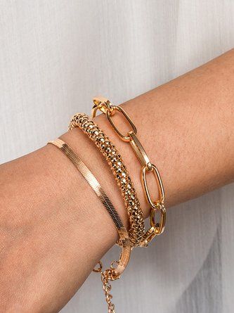 Bohemian Gold Alloy Bracelets, Gold Alloy Jewelry For Beach, Gold Alloy Beach Jewelry, Elegant Beach Jewelry Made Of Alloy, Gold Chain Bracelets For Beach, Trendy Stackable Summer Jewelry, Trendy Summer Stackable Jewelry, Stacked Bracelets Jewelry, Gold Stackable Jewelry For Summer