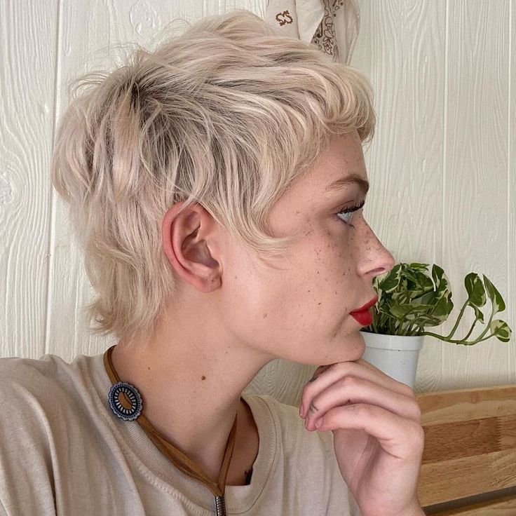 Mullet Haircut, Trending Haircuts, Short Blonde, Mullet Hairstyle, Short Hair Haircuts, Short Blonde Hair, Cut My Hair, Hair Inspo Color, Hair Envy