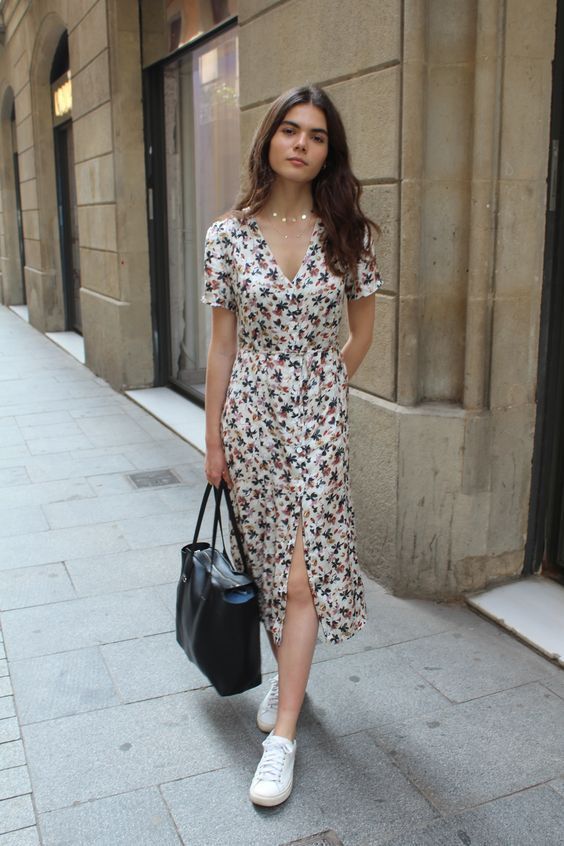 Casual Summer Dress Sale Online 2020 Flower Dresses Outfit, Dresses Aesthetic, Printed Summer Dresses, Casual Day Outfits, Outfit Trends, Dresses Summer, Aesthetic Summer, Inspired Outfits, Modest Outfits