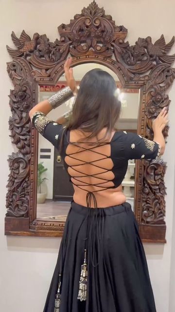 Dori Back Blouse Designs, Open Back Blouse Indian, Latest Backless Blouse Designs, Lehenga Back Blouse Designs, Saree Blouse Back Designs Latest, Black Lehenga Outfit, Blouse Dori Designs, Blouse Designs Backless, Dori Blouse Designs