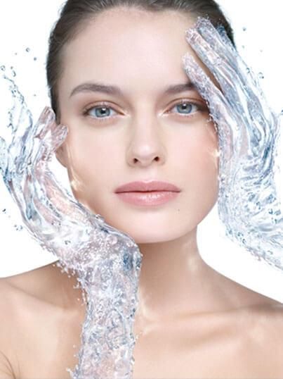 Why Add Hyaluronic Acid To Your Skin Care Routine This Fall | Babyface Remedies For Glowing Skin, Best Skin Care Routine, Skin Care Recipes, روتين العناية �بالبشرة, Anti Aging Cream, Anti Aging Skin Products, Aging Skin Care, Facial Skin Care, Radiant Skin