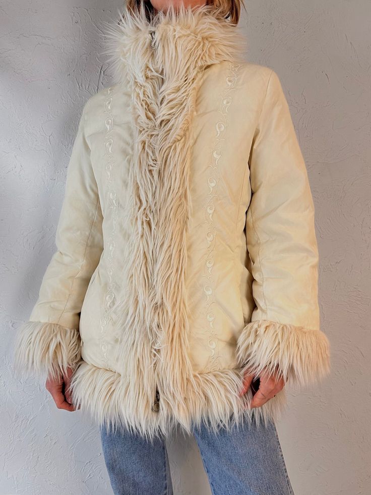 - Guess white puffer jacket with faux fur trim - Embroidery up the front - Double ended zipper  - Made in Indonesia - Tagged S Chest: 19.5" Length: 28" Sleeve: 22" Trim Embroidery, White Puffer Jacket, White Puffer, Womens Jackets, Fur Trim, Puffer Jacket, Faux Fur, Puffer, Im Not Perfect