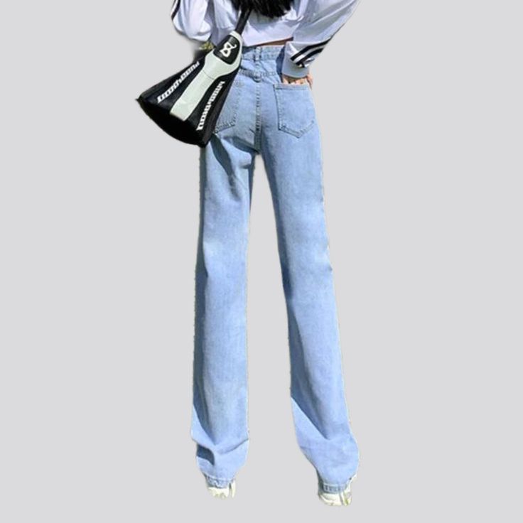 Introducing the must-have piece from our 2023 Spring-Summer Collection: straight-leg tone women's jeans! Perfectly balanced between vintage allure and a spirited fashion pulse. this piece features a timeless high-waist silhouette. a stylish zipper and button closure. and an edgy raw hem. Experience the perfect blend of retro and modern fashion with these stylish and comfortable jeans.Distinctive Features: Y2K Style: A timeless and unique combination of vintage allure and modern fashion. Colorful Trendy Denim Jacket, Street Style Aesthetic, Toned Women, Oversized Jean Jacket, Oversized Jeans, Trendy Denim, Denim Patterns, Comfortable Jeans, Street Style Trends