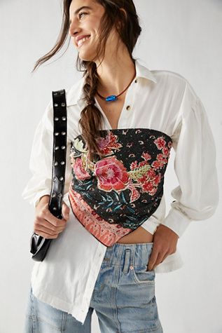 Scarf Top Outfit, Halter Tops Outfit, Bandana Outfit, Bandana Top, Business Casual Top, Bandana Styles, Scarf Top, Causual Outfits, Bandana Print