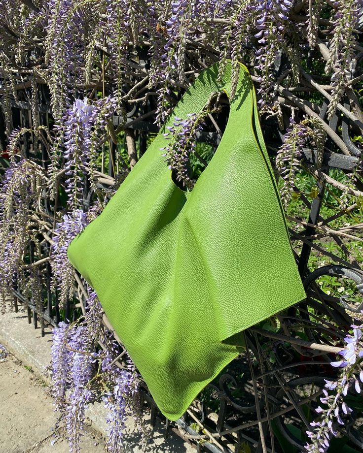 Ukrainian workshop Green Leather-lined Tote Shoulder Bag, Modern Green Bucket Shoulder Bag, Square Green Bucket Bag For Everyday, Green Square Bucket Bag For Everyday Use, Green Square Bucket Bag For Everyday, Everyday Green Square Bucket Bag, Chic Green Rectangular Hobo Bag, Green Square Bucket Bag With Removable Pouch, Green Bucket Hobo Bag For Daily Use