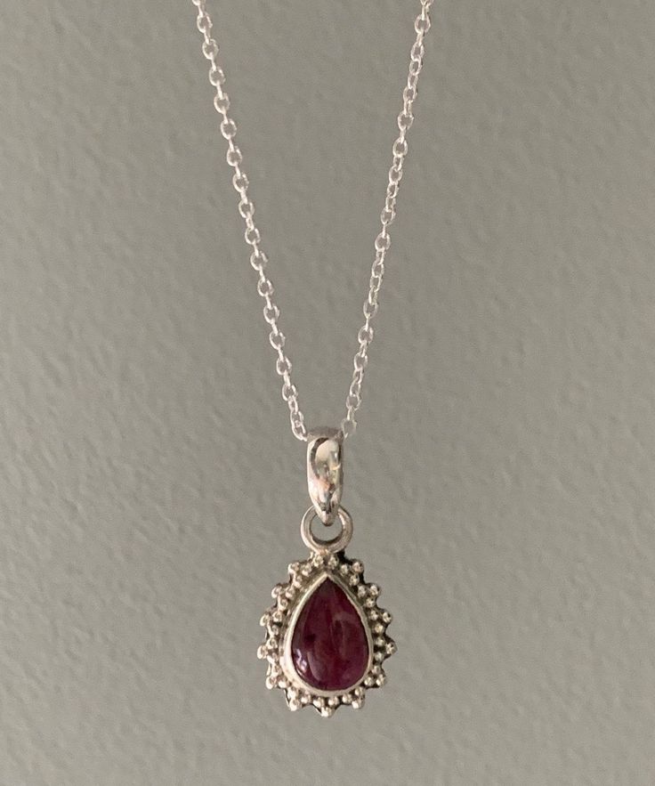 Red Silver Jewelry, Jewellery Silver Necklace, Garnet Necklace Silver, Silver Jewelry Stack Necklace, Grunge Jewelry Necklaces, Dark Red Jewelry, Burgundy Jewelry, Necklaces Silver, Boho Jewellery